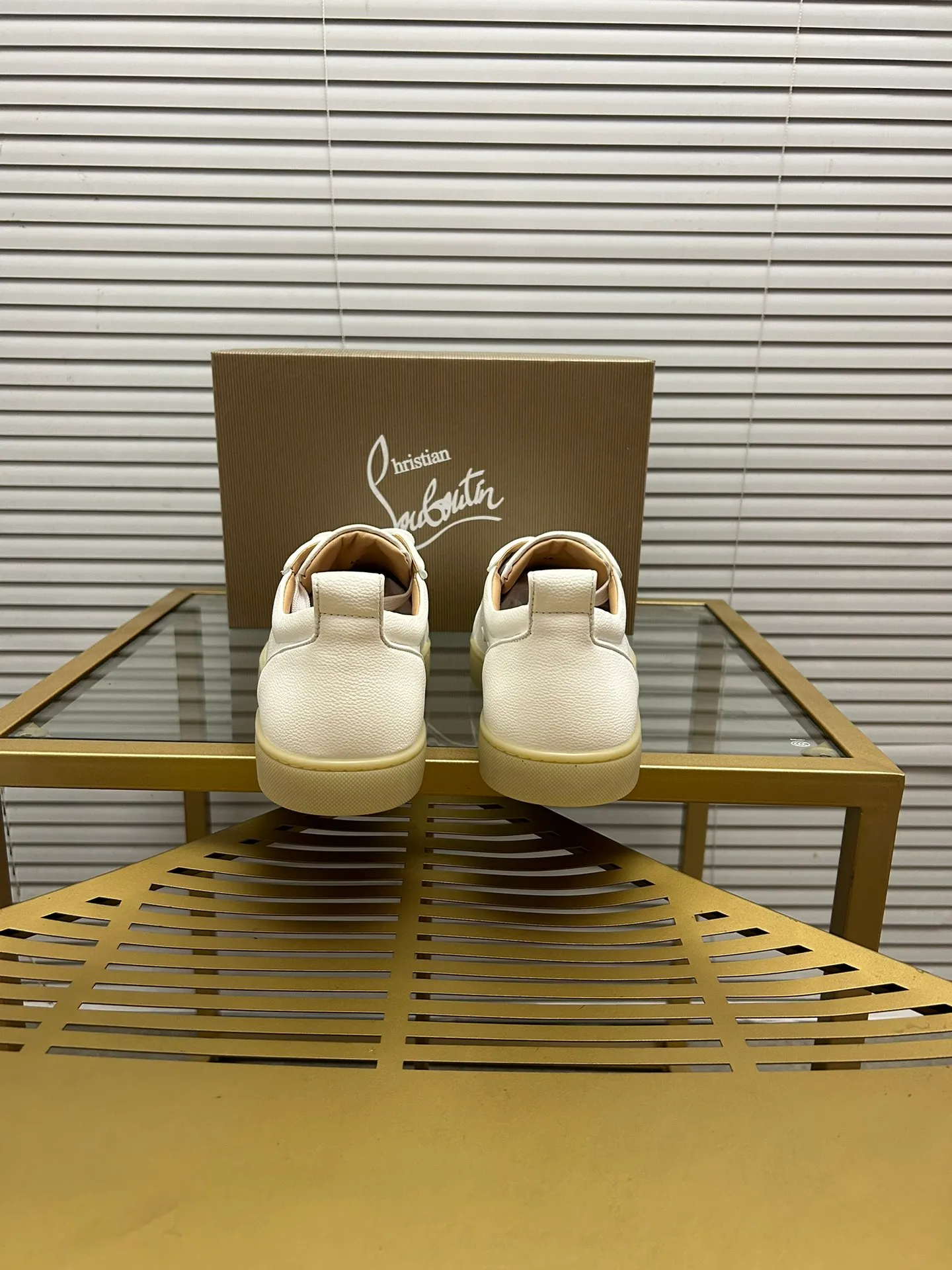 (Customized model) Ex-factory price is 480. christian louboutin (CL red sole shoes) counter series, casual sneakers for couples 📢 📢 📢 Exclusive hot style release 🎈🎈💪 Movable latex feet 👻 Finished outsole line [Proud] 😝Female 35-40# Male 38#-46, global supply😝 [Top version]: Original imported genuine leather upper, top original leather lining, original molded TPU outsole, original 1:1 detail processing, original shoe last,